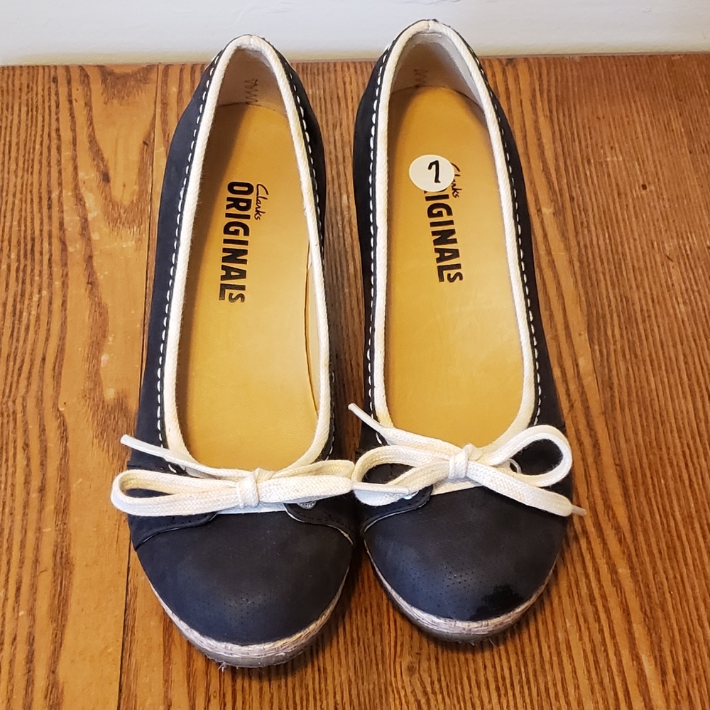 Clarks casual  wedge shoe